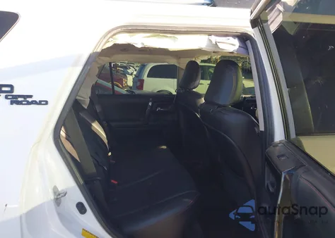 2018 Toyota 4Runner Trd Off Road Premium из США, поврежденный, VIN JTEBU5JR5J5579574